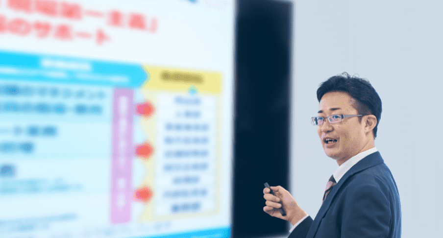 ナフコスタッフの仕事風景